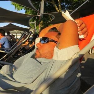 Meet your Posher, Carlos